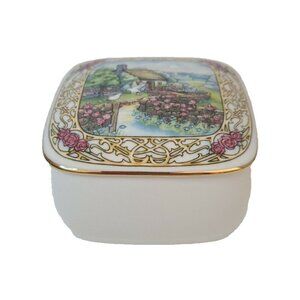 VTG Heritage House Valentine Serenades Star Dust Porcelain Musical Jewelry Box